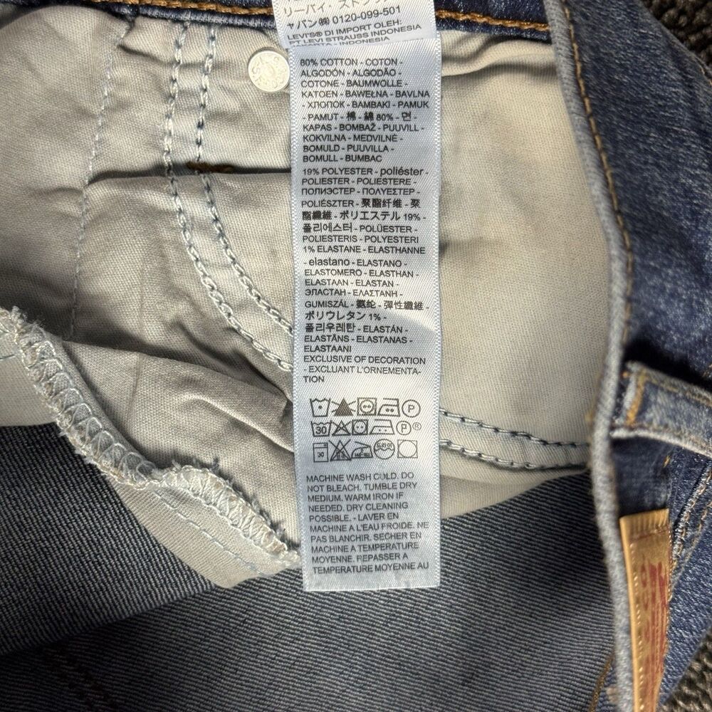 Levi's Women's 314 Shaping Straight Mid-Rise Stretch Denim Jean 29x32 Dark Wash - Picture 13 of 16